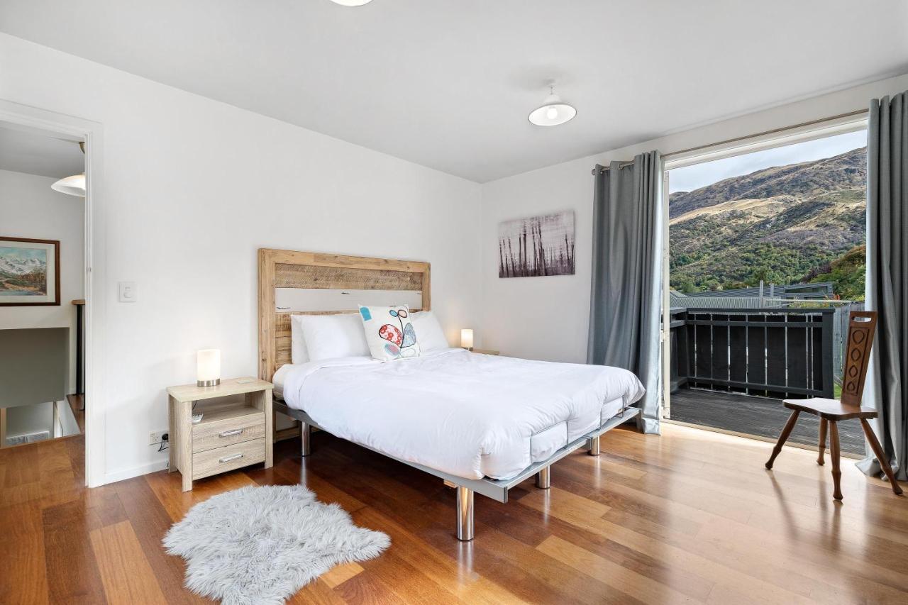 Lake And Mountain View Living Queenstown Exterior foto